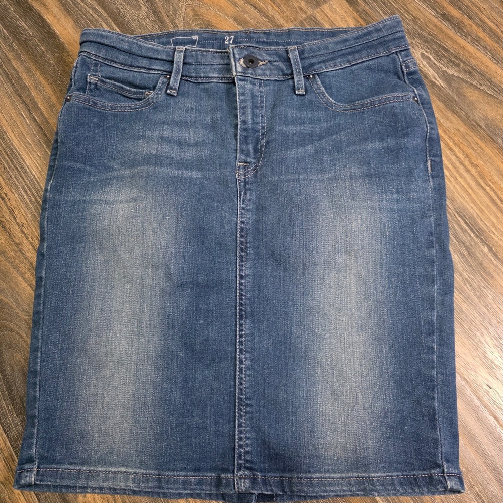 Levi Strauss Denim Pencil Skirt Blue Wash Size 27 Knee Length